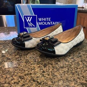 New White Mountain shoes size 7M